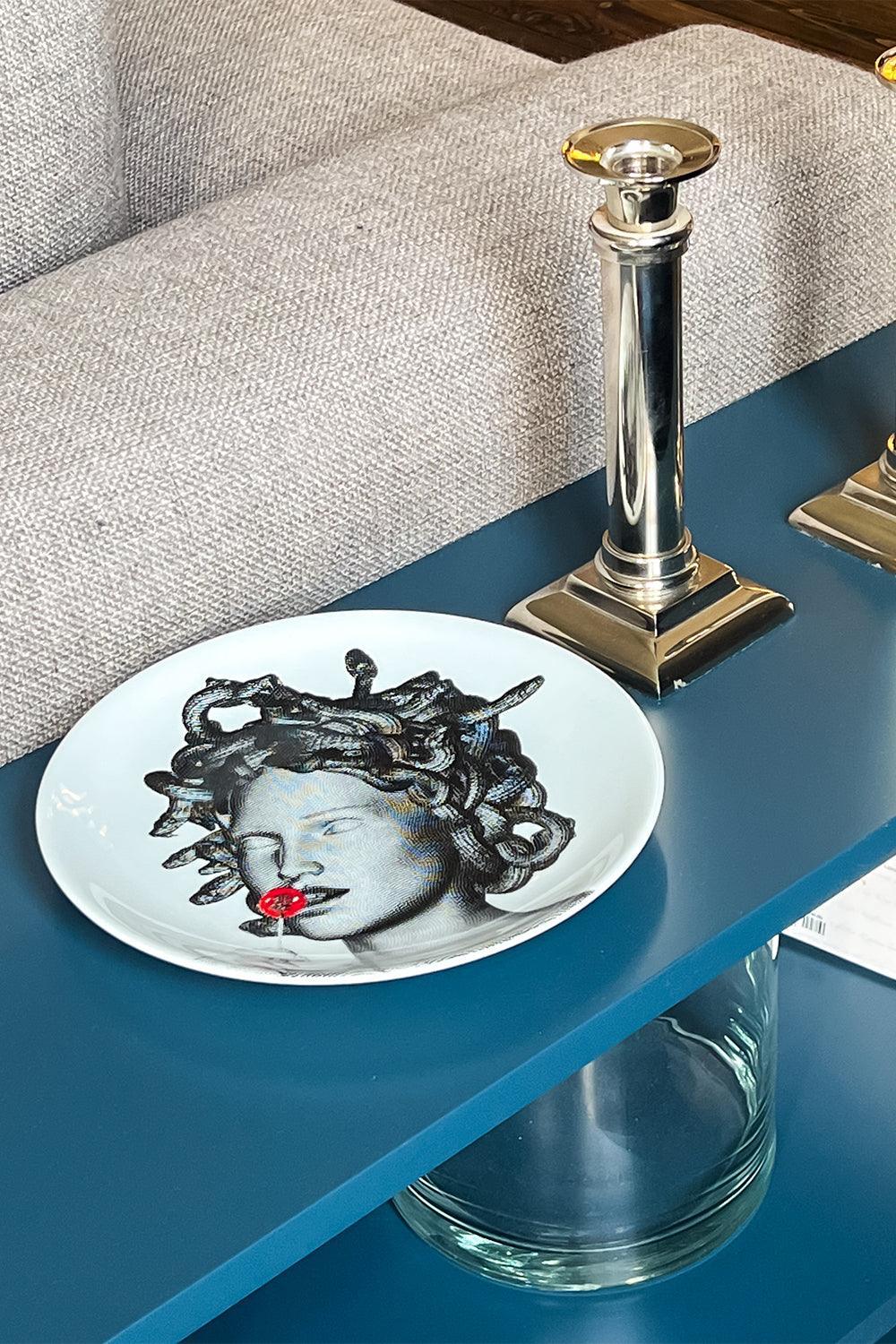 Dekoratif Tabak No:5 Medusa Is Beautiful Now - 4