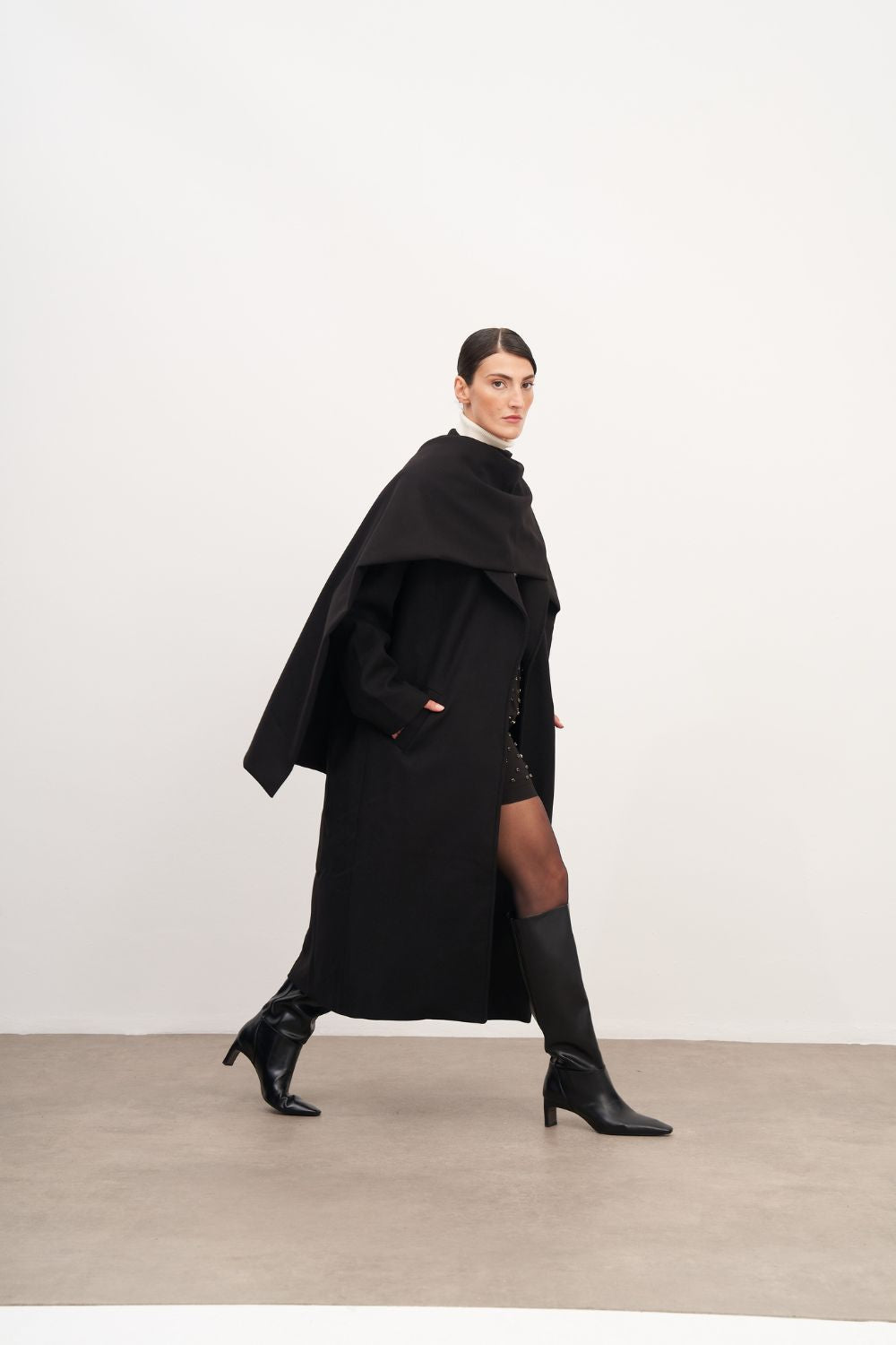 Omuz Detaylı Uzun Kaşe Kaban - 0