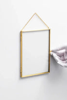 Dikey Pirinç Gold Kapaklı Cam Duvar Askılı Fotoğraf Çerçevesi 20x15cm - 2