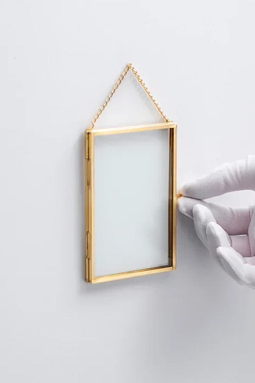 Dikey Pirinç Gold Kapaklı Cam Duvar Askılı Fotoğraf Çerçevesi 12x8cm - 2