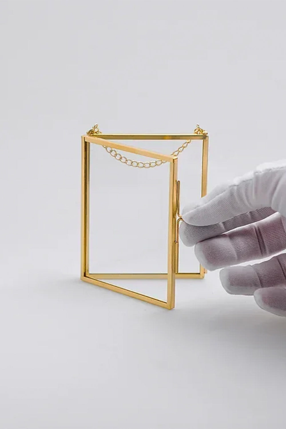 Dikey Pirinç Gold Kapaklı Cam Duvar Askılı Fotoğraf Çerçevesi 10x8cm - 3