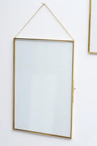 Dikey Pirinç Gold Cam Duvar Askılı Fotoğraf Çerçevesi Kapaklı 35x25cm - 1