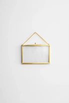 Yatay Pirinç Gold Kapaklı Cam Duvar Askılı Fotoğraf Çerçevesi 12x8cm - 0