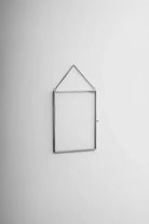 Dikey Gümüş Kapaklı Cam Duvar Askılı Fotoğraf Çerçevesi 20x15cm - 0