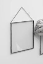 Dikey Ve Yatay Gümüş Cam Duvar Askılı Fotoğraf Çerçevesi Kapaklı 20x20cm - 2