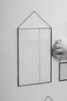 Dikey Gümüş Cam Duvar Askılı Fotoğraf Çerçevesi Kapaklı 35x25cm - 1