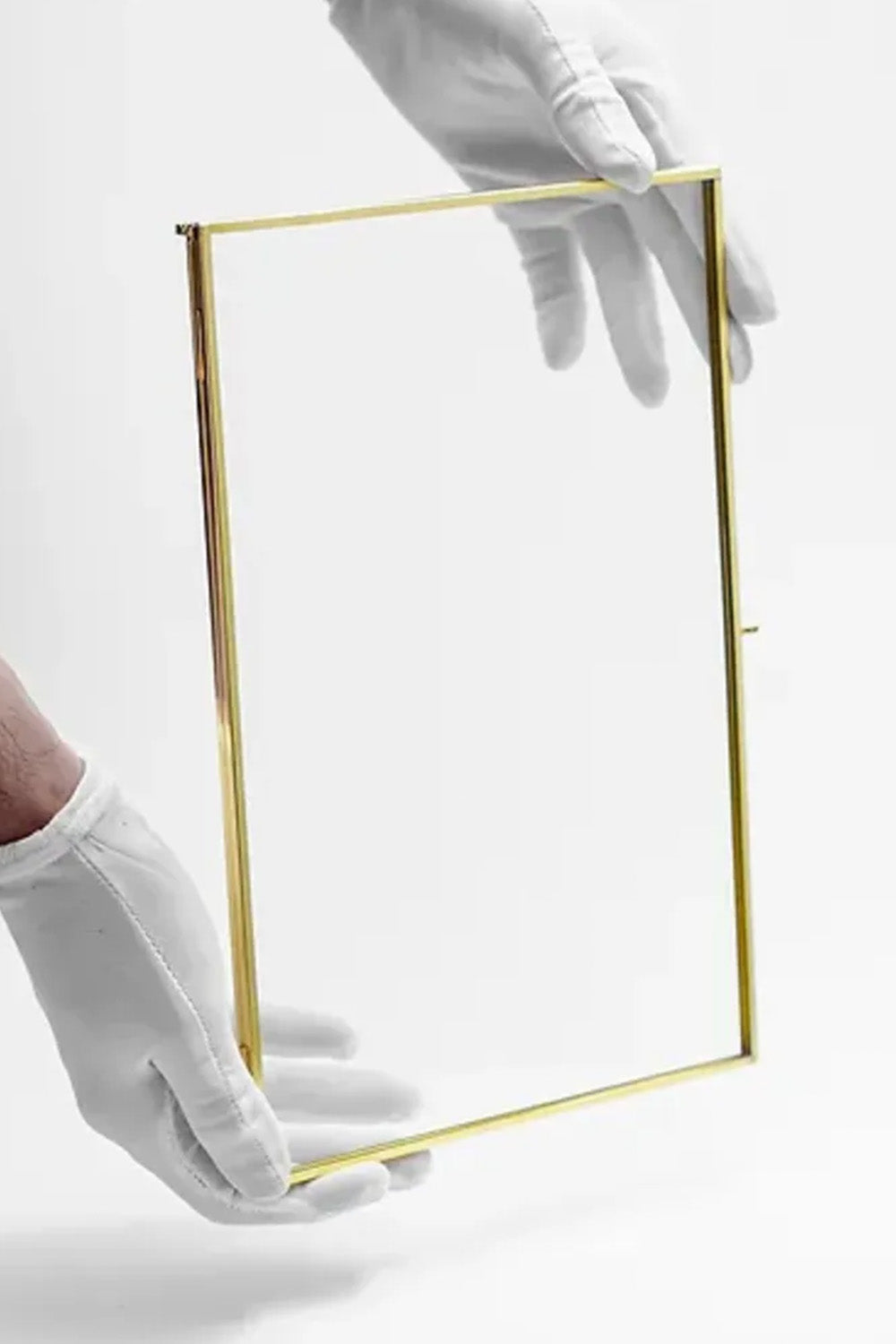 Pirinç Zincirsiz Duvar Aparatlı Cam Fotoğraf Çerçevesi 30x20cm - 3