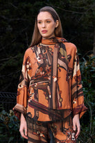 Kahve Kaplan Desenli Fular Detaylı Bluz - 0