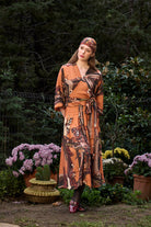 Kahve Ağaç Desenli Kruvaze Bağlamalı Bluz - 2