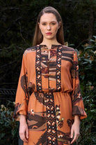 Kahve Ağaç Desenli Sırtı Saçak Detaylı Bluz - 0