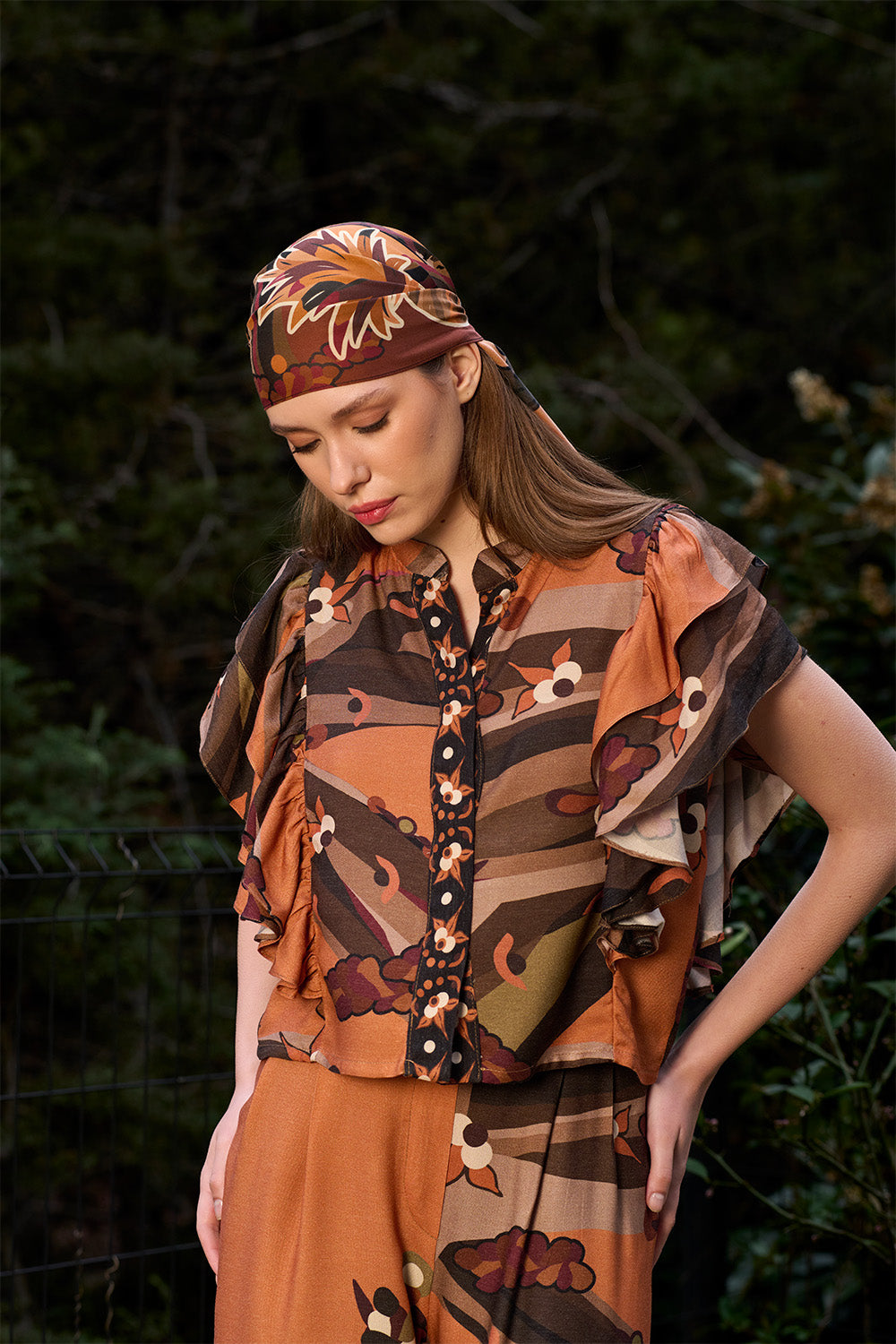 Kahve Ağaç Desenli Volan Kol Detaylı Gömlek - 0