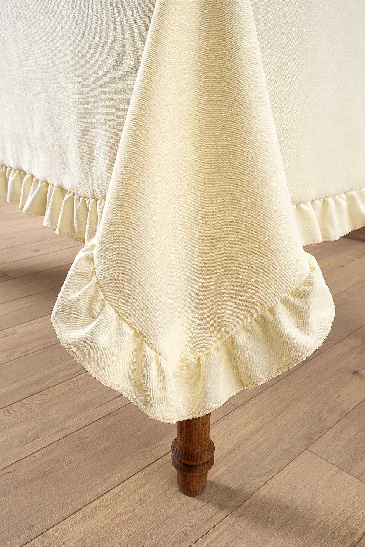 Venedik Firfirli Masa Örtüsü - 12