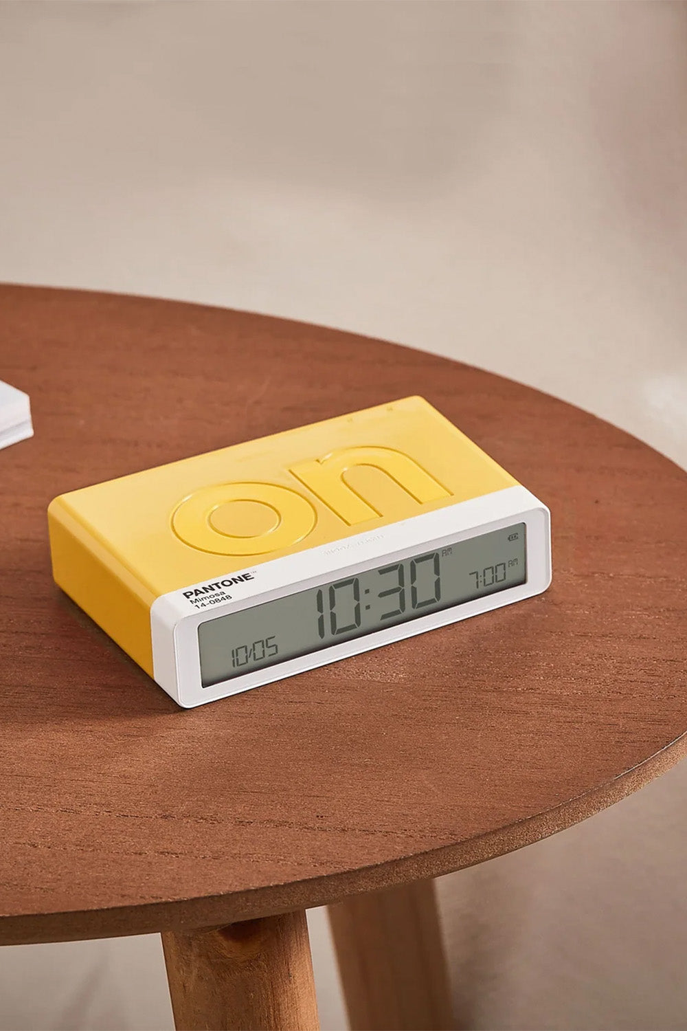 X Pantone Flip Klasik şarj Edilebilir Alarm Saat Sarı - 2