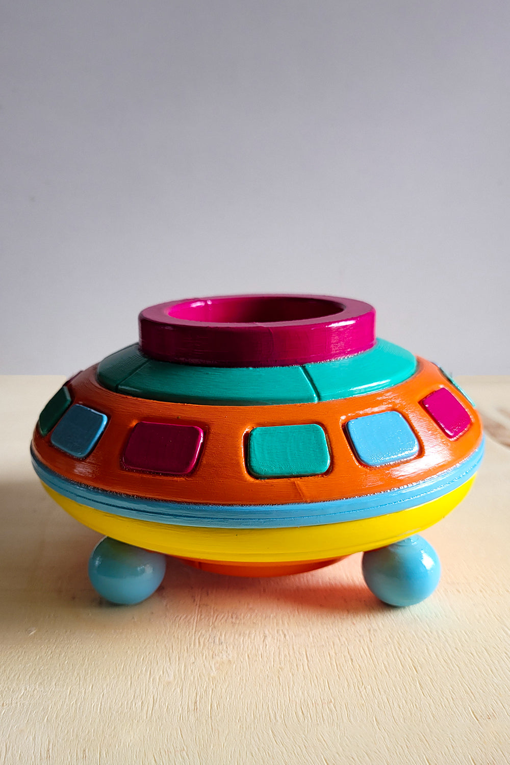 Ufo Saksı - Renkli Retro Tasarım - 3