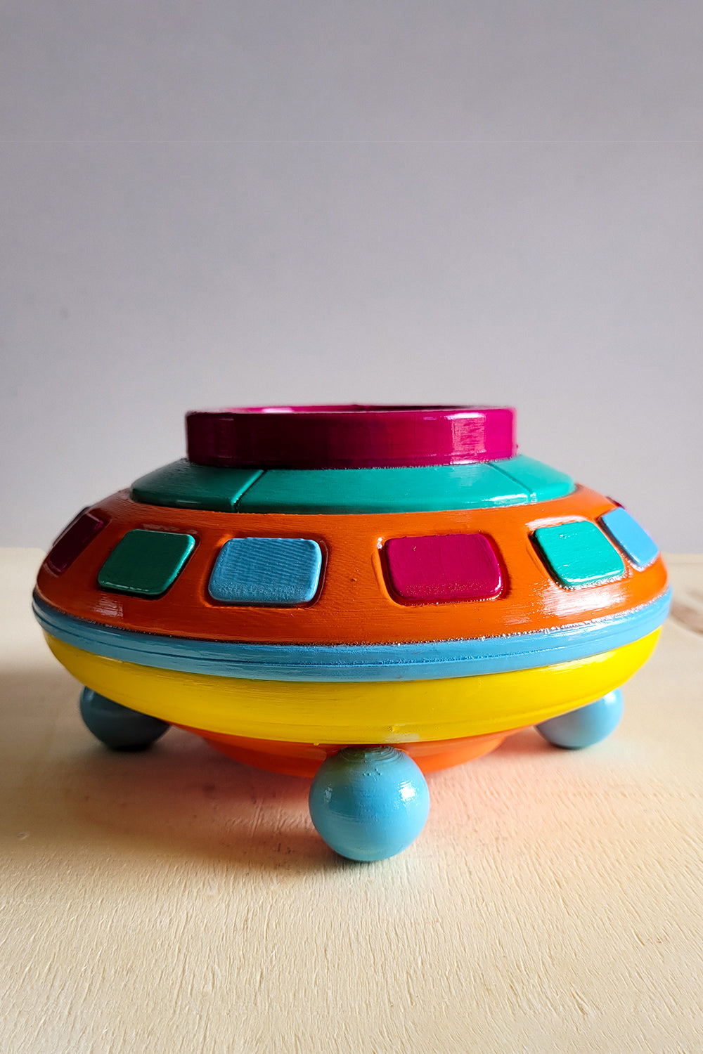 Ufo Saksı - Renkli Retro Tasarım - 6