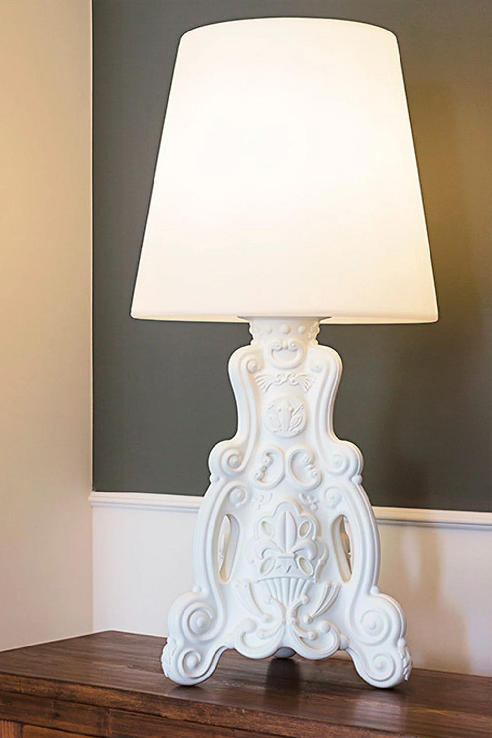 Lady Of Love Beyaz Masaüstü Aydınlatması - 3