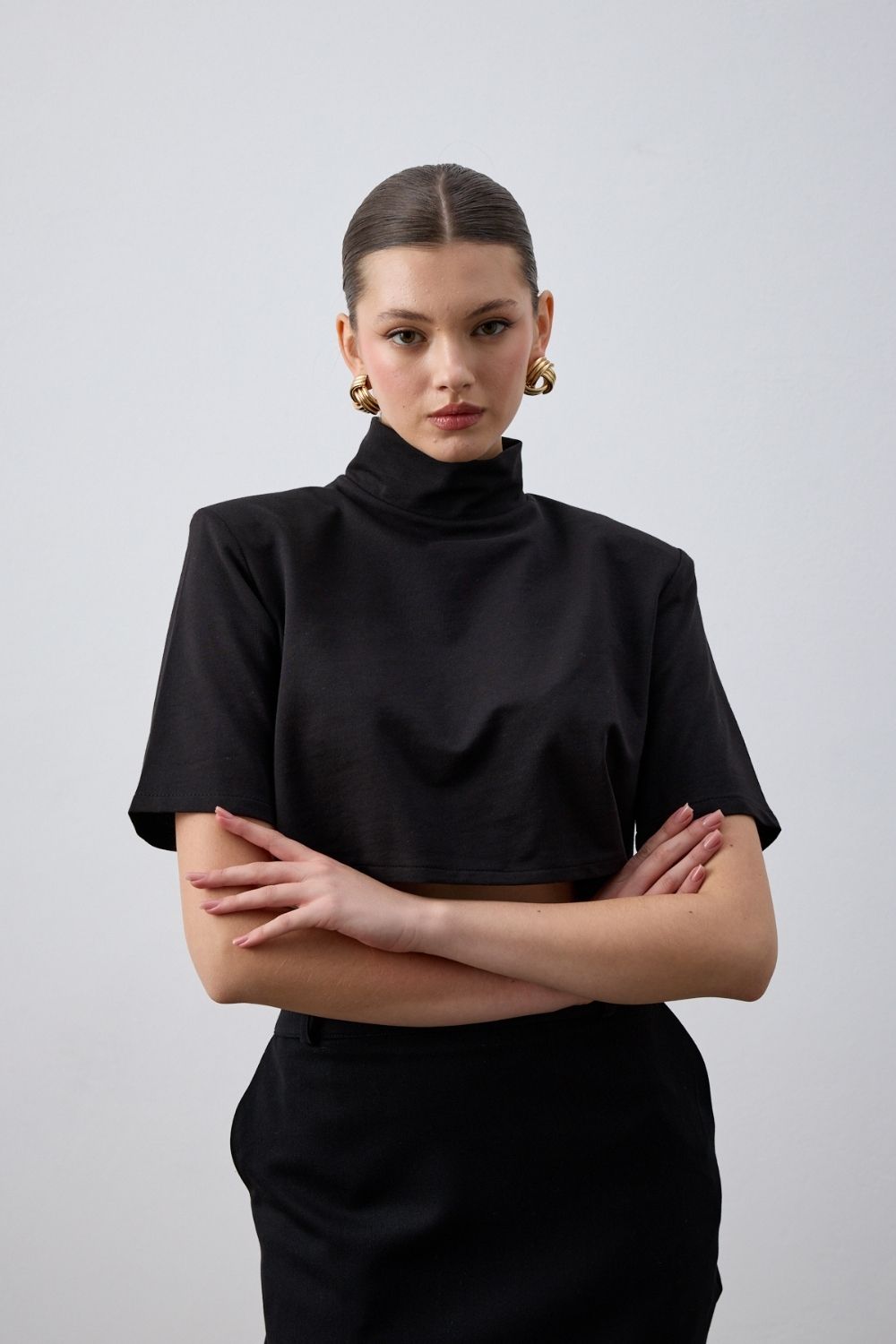 Vatkalı Dik Yaka Siyah Crop - 2