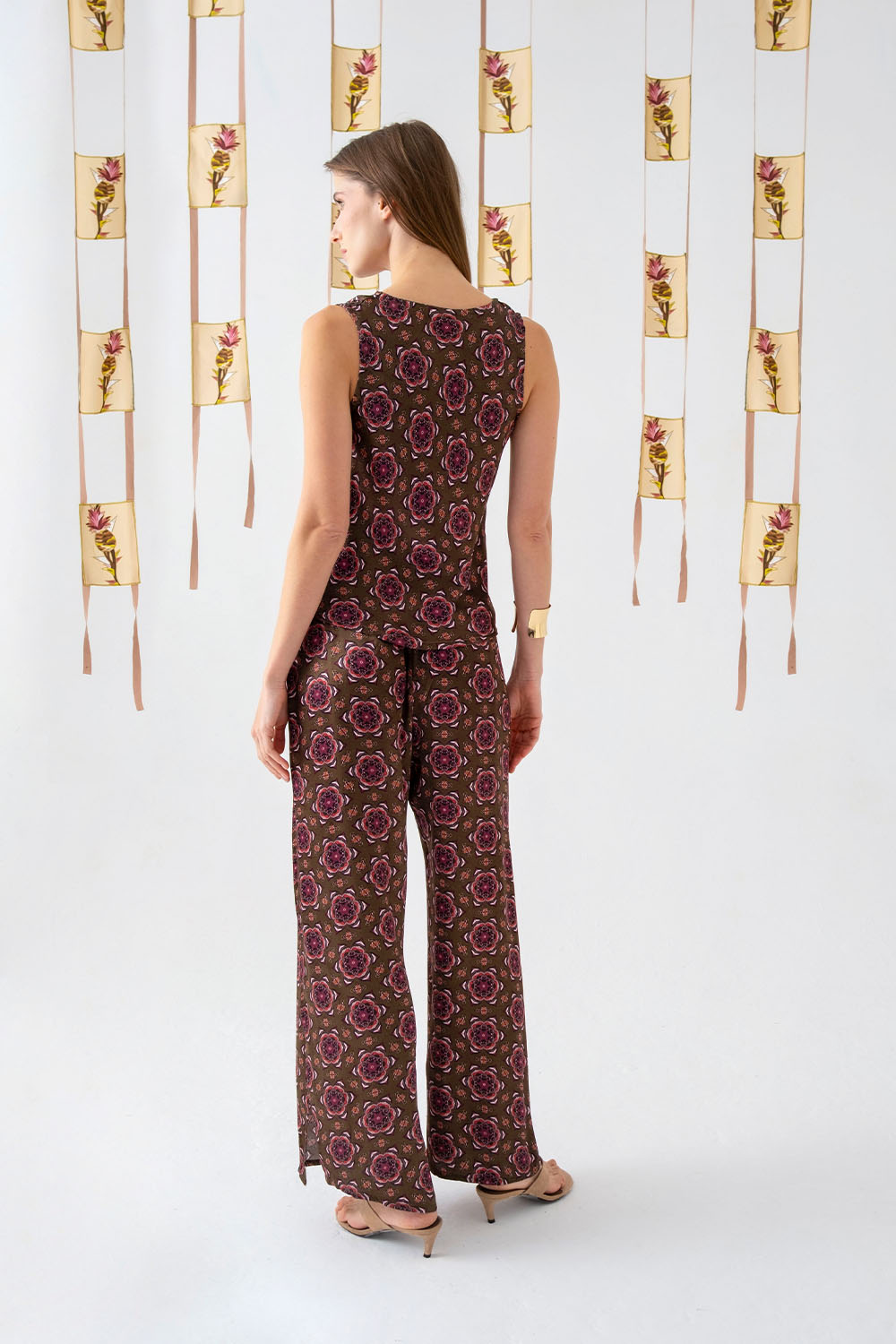 Floral Desenli Degaje Detaylı Saten Bluz - 1