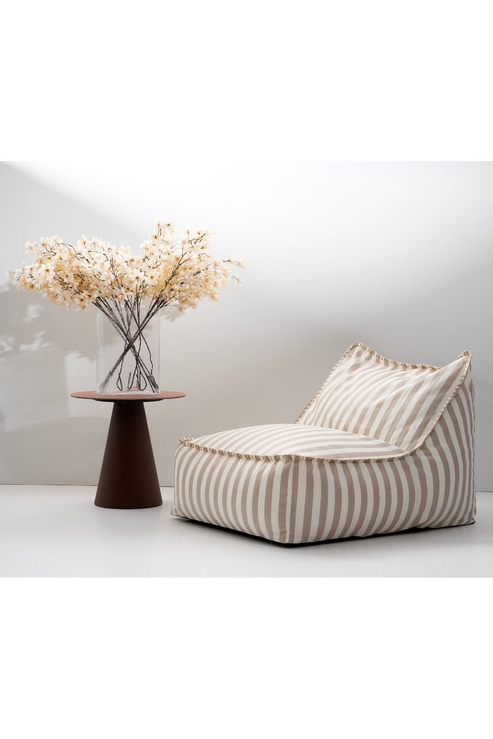 Doly Gri Beyaz Koltuk | İç & Dış Mekân Konforunu Buluşturan Minimalist Lounger - 4
