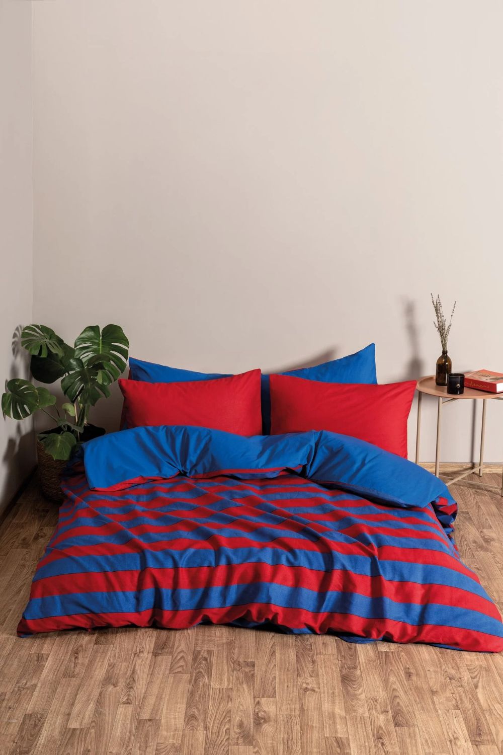 Popping Colors Çift Kişilik Lastikli Çarşaflı Nevresim Takımı Blaze Kırmızı - 1
