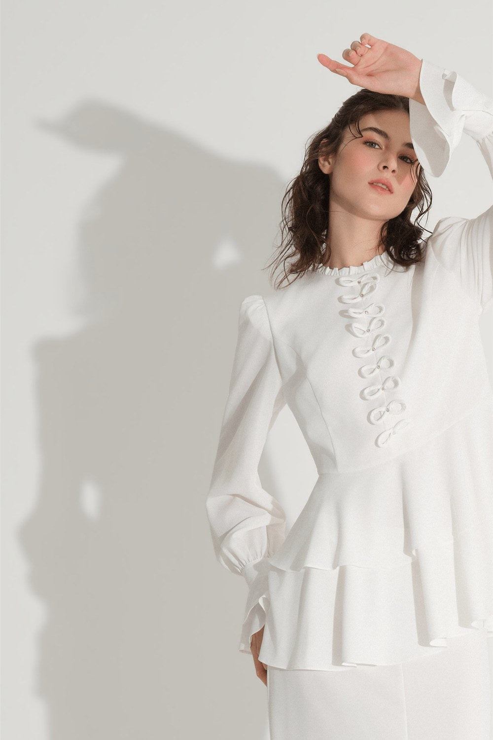 Fiyonk Detaylı Bluz Ve Kloş Etek Takımı - Beyaz - 5