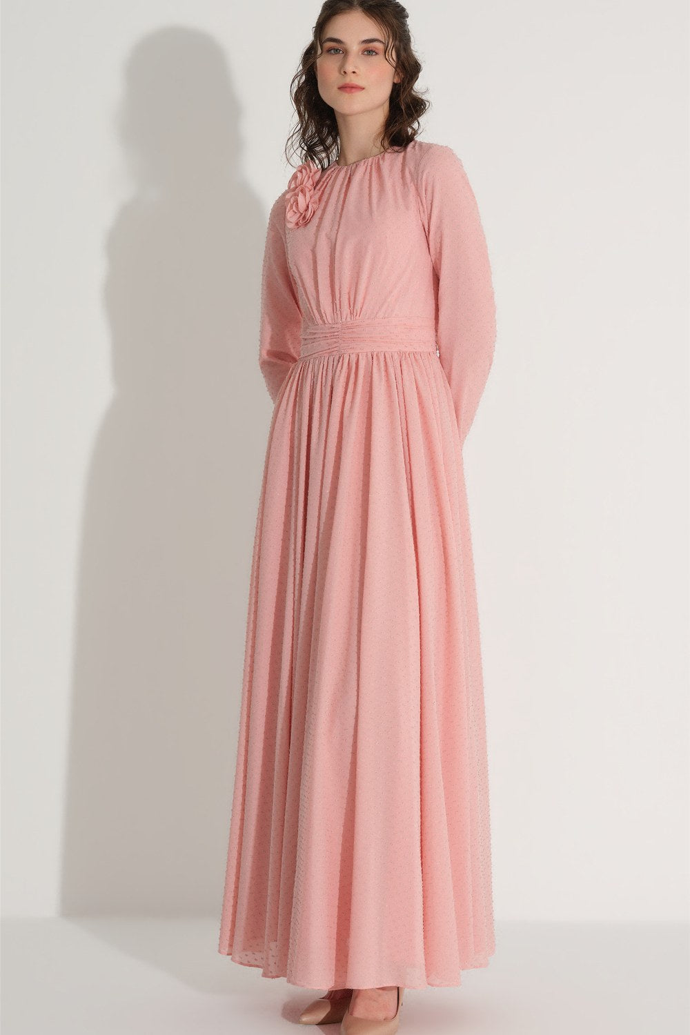 Çiçek Aksesuarlı Simli Elbise - Pembe - 3
