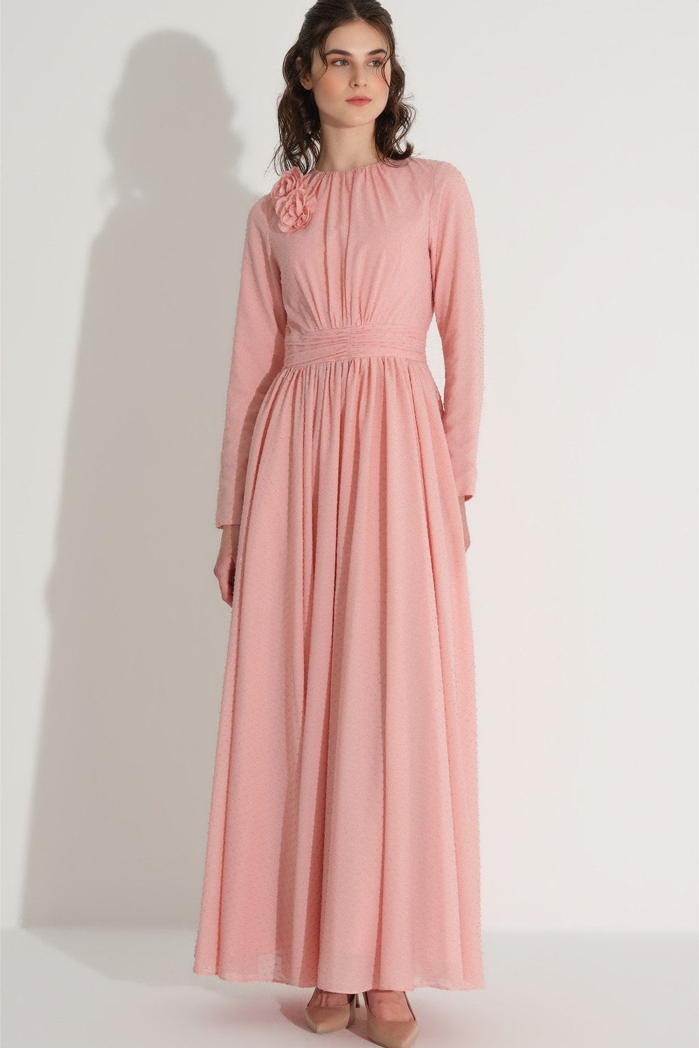 Çiçek Aksesuarlı Simli Elbise - Pembe - 5