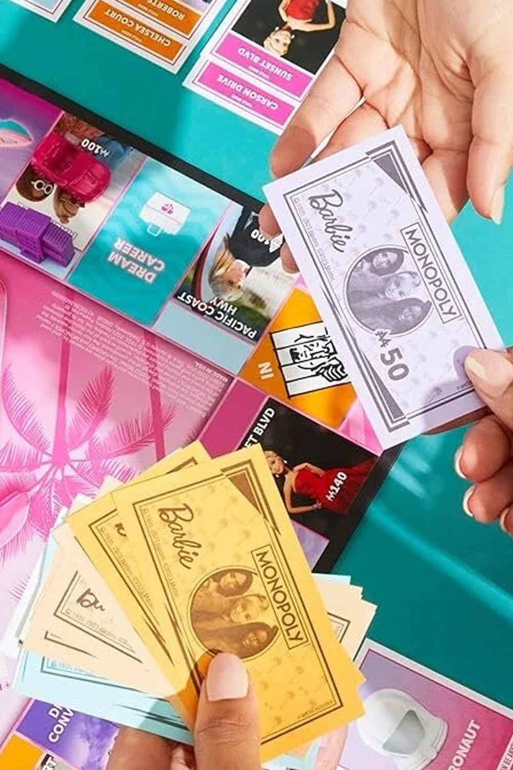 Monopoly Barbie - 2