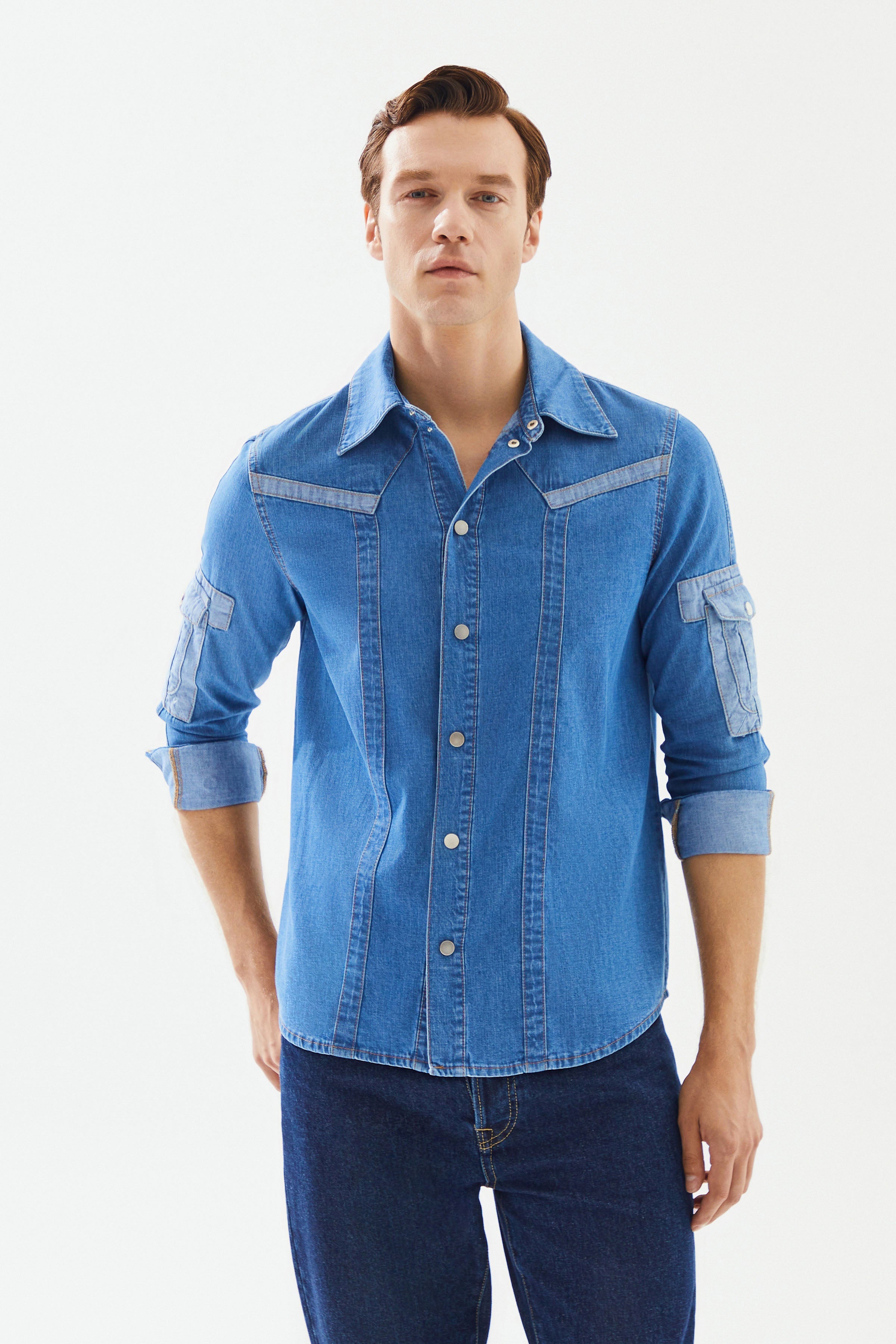 2be4A-Erkek Açık Mavi Kol Cepli Denim Gömlek-3-Milagron.com