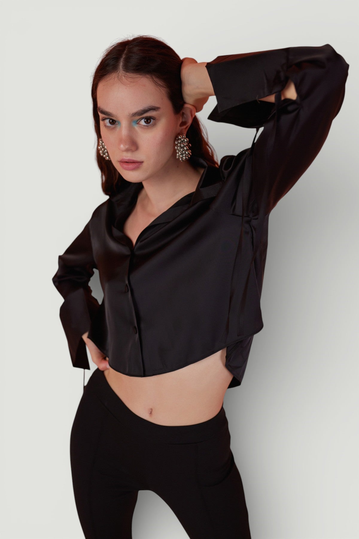 Özel Dokulu Saten Crop Silky Gömlek Siyah