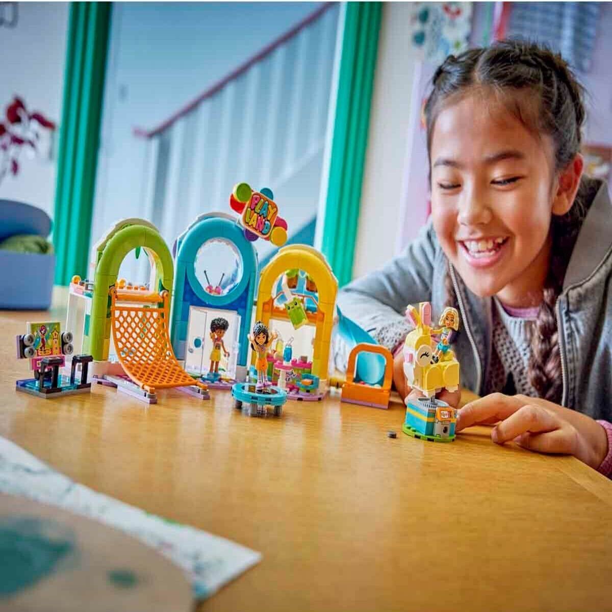 42686 Lego Friends Kapalı Eğlence Parkı 668 Parça +7 Yaş