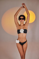 Çıkarılabilir Çiçek Detaylı Premium Sleek Bikini Üstü Siyah