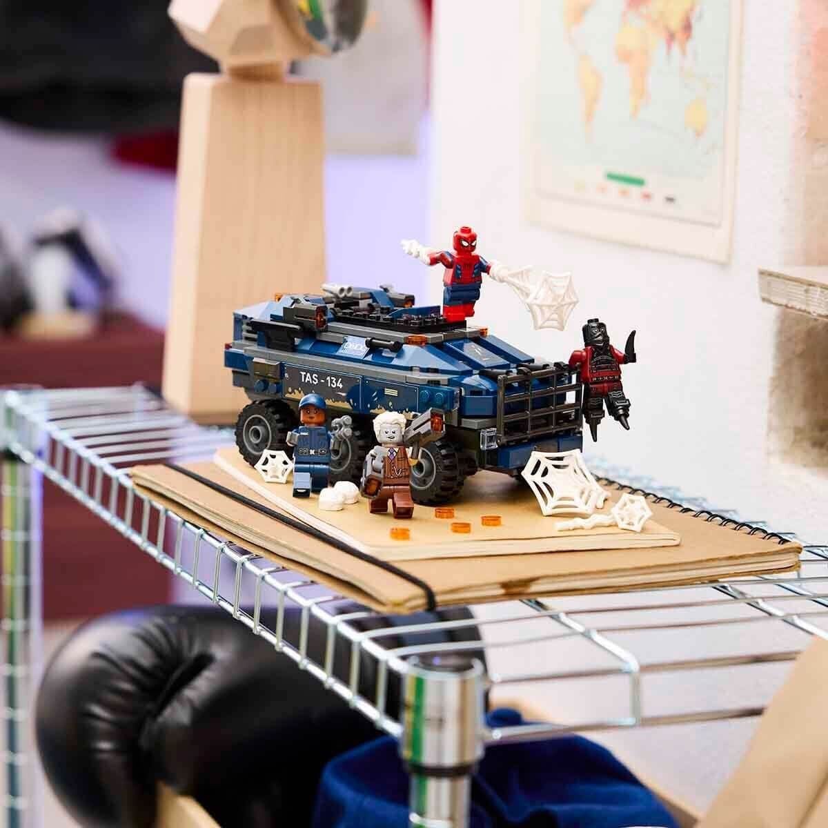 76349 Lego Marvel Spider-Man Hapishane Nakliye Aracı Takibi 367 Parça +8 Yaş