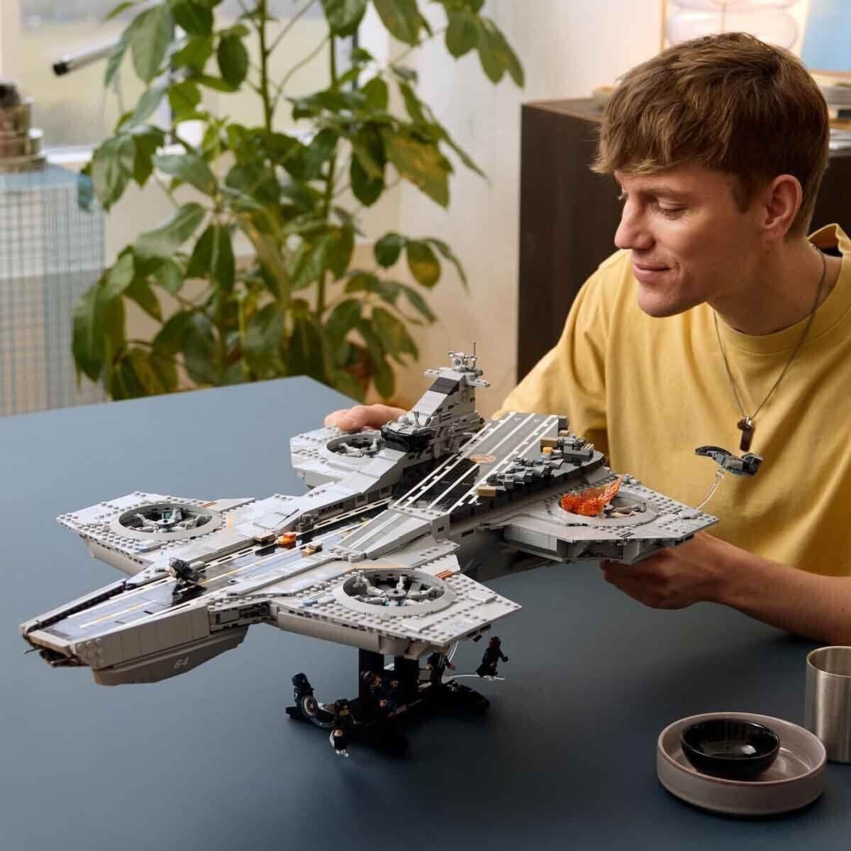 76354 Lego Marvel Helicarrier 3057 Parça +18 Yaş