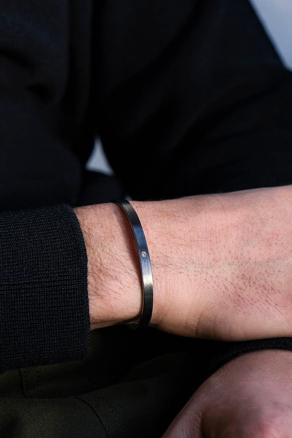 Aleyna Cebeci Jewelry-Simple Bileklik, Siyah Rodyum Kaplama Gümüş, Pırlanta-Bileklik-2-Milagron.com