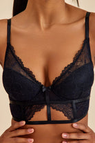 Amarelle-Roma Siyah Dantelli Dolgusuz Toparlayıcı Balkonet Sütyen-Sütyen-2-Milagron.com