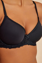 Amarelle-Victoria Siyah Balenli Dantelli Dolgusuz Toparlayıcı Balkonet Sütyen-Top-5-Milagron.com