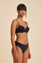 Amarelle-Victoria Siyah Balenli Dantelli Dolgusuz Toparlayıcı Balkonet Sütyen-Top-8-Milagron.com