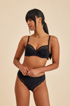 Amarelle-Victoria Siyah Balenli Dantelli Dolgusuz Toparlayıcı Balkonet Sütyen-Top-9-Milagron.com