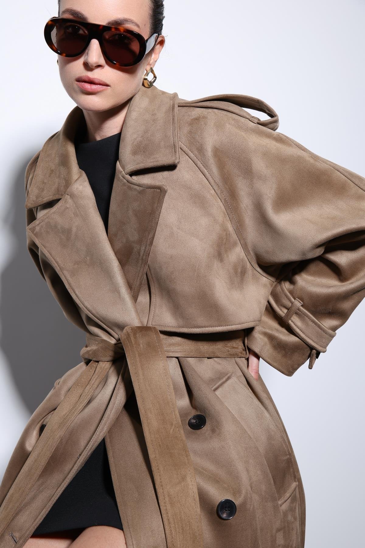 Antioch-Bej Kruvaze Süet Görünümlü Premium Kadın Trençkot-Trençkot-4-Milagron.com