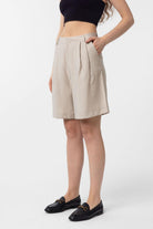 Antioch-Bej Pilili Kadın Bermuda Şort-Kumaş Pantolon-1-Milagron.com