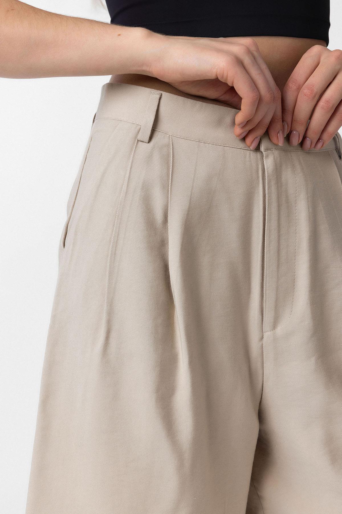 Antioch-Bej Pilili Kadın Bermuda Şort-Kumaş Pantolon-3-Milagron.com