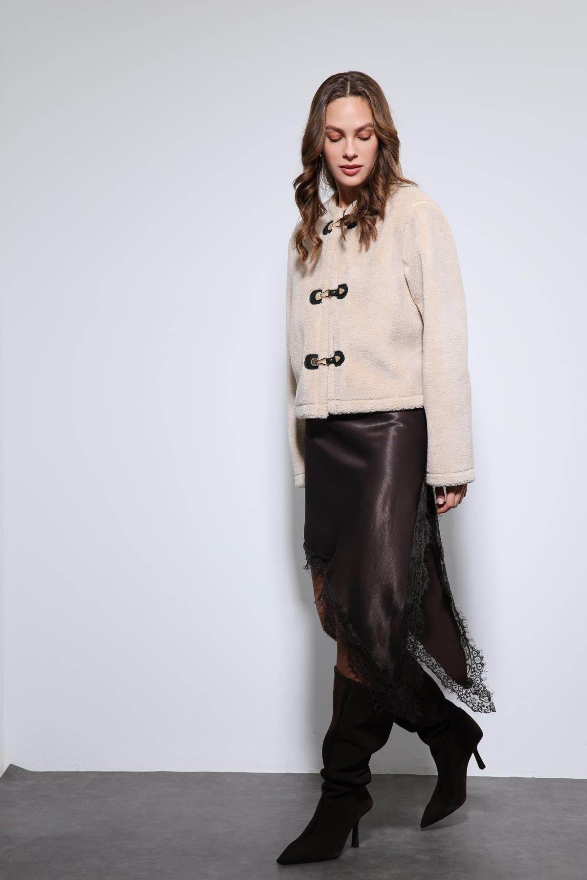 Antioch-Bej Süslü Düğmeli Suni Kürk Ceket-Ceket-2-Milagron.com