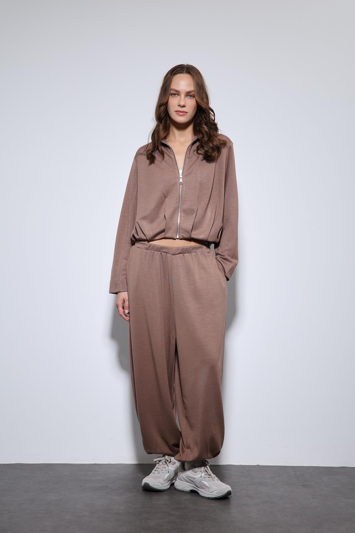 Antioch-Bej Volümlü Ceket Ve Paça Lastikli Eşofman Takım-Takım-2-Milagron.com