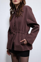 Antioch-Bordo Ayarlanabilir Bele Sahip Kısa Trençkot-Trençkot-9-Milagron.com