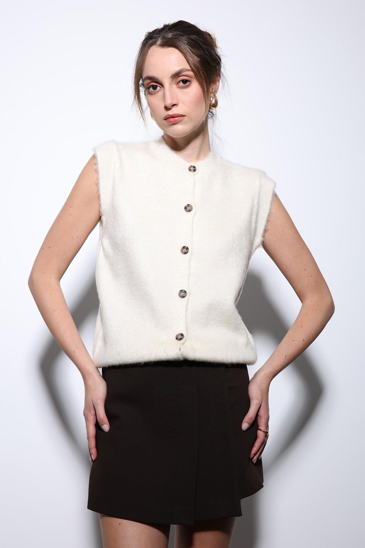 Antioch-Ekru Dokulu Kadın Triko Yelek-Yelek-2-Milagron.com