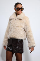 Antioch-Ekru Peluş Görünümlü Mont-Mont-2-Milagron.com