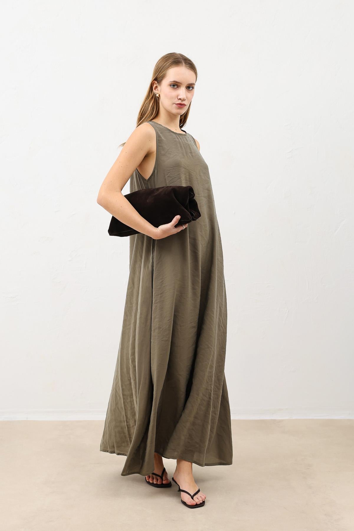 Antioch Haki Dökümlü Halter Yaka Midi Elbise