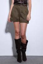 Antioch-Antioch Haki Süet Görünümlü Pileli Kadın şort-Şort-2-Milagron.com