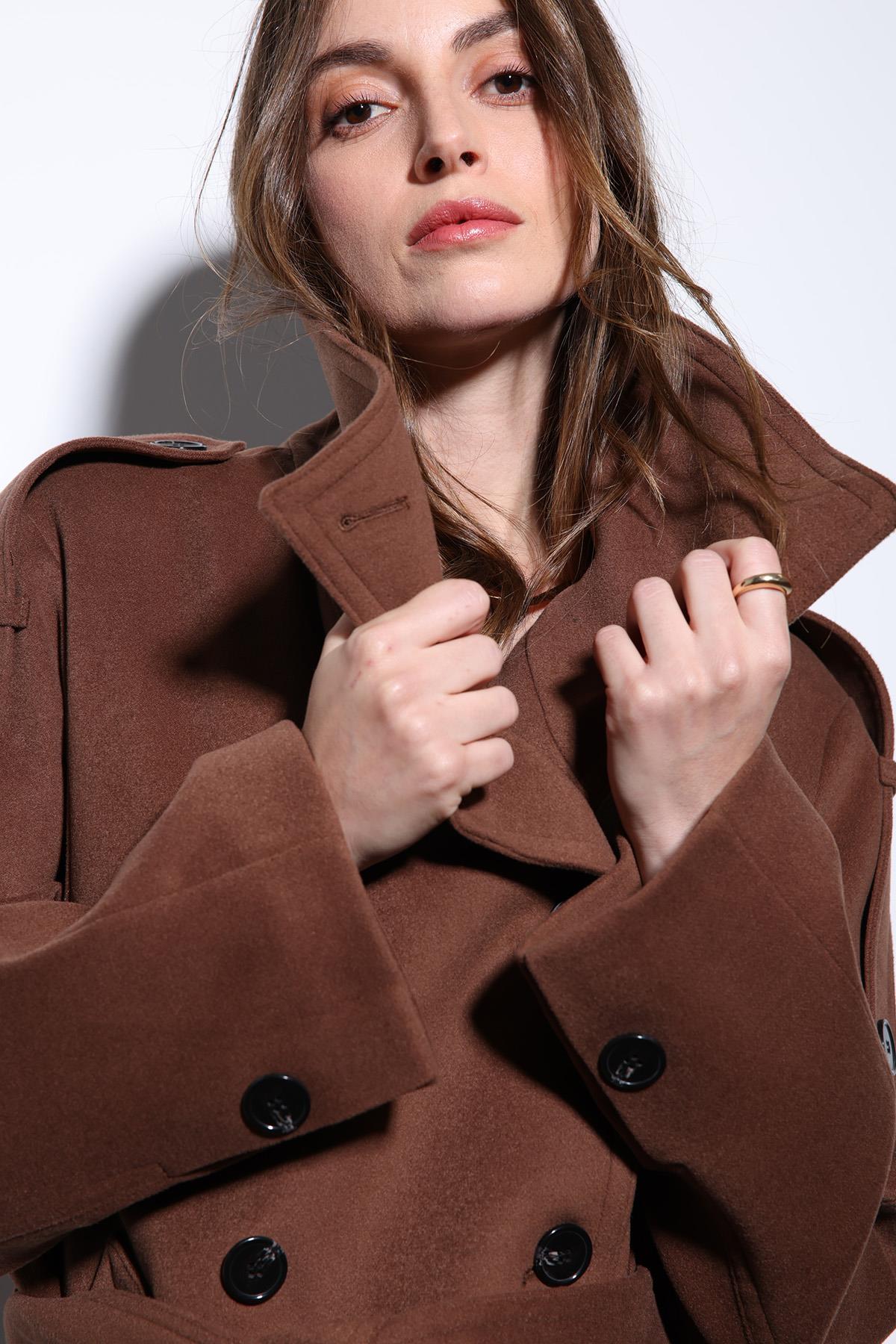 Antioch-Kahve Dik Yaka Kruvaze Kadın Kaban-Kaban-5-Milagron.com